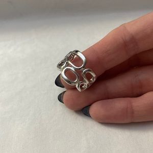 Lia Sophia Structure Retired Ring Size 6. Silver.